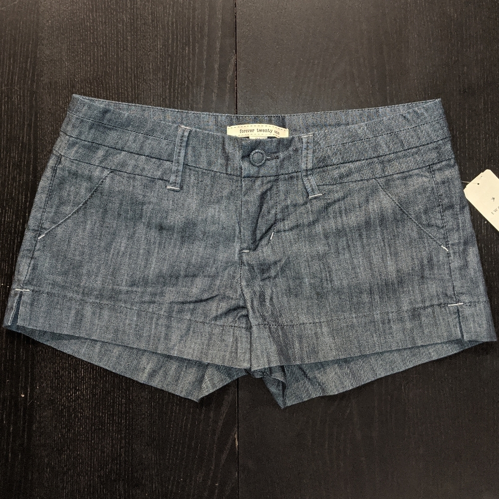 NWT Forever 21 blue denim-like shorts 26